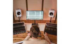 2048979_7 - Mediatech Palmer Studio Monitor Orbit 11 Weiss weiss, 3 Wege