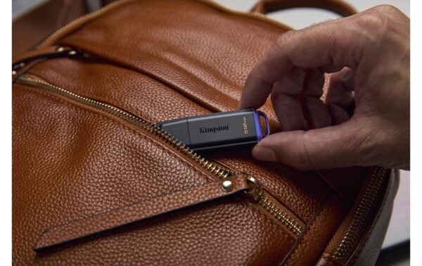Kingston Portable DT Exodia 512GB, USB 3.2 mit Schutzkappe & Schlüsselring (purple)