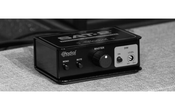 2247941_8 - Mediatech Radial Engineering SAT-2 Passiver Stereo-Signalabschwächer und