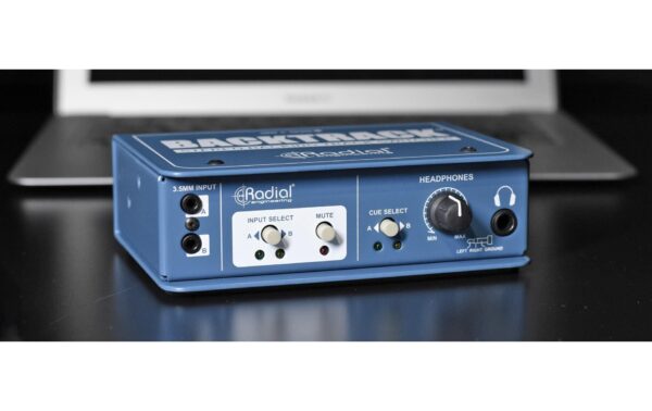 2247947_4 - Mediatech Radial Engineering BackTrack Stereo-Audioumschalter Stahl Blau