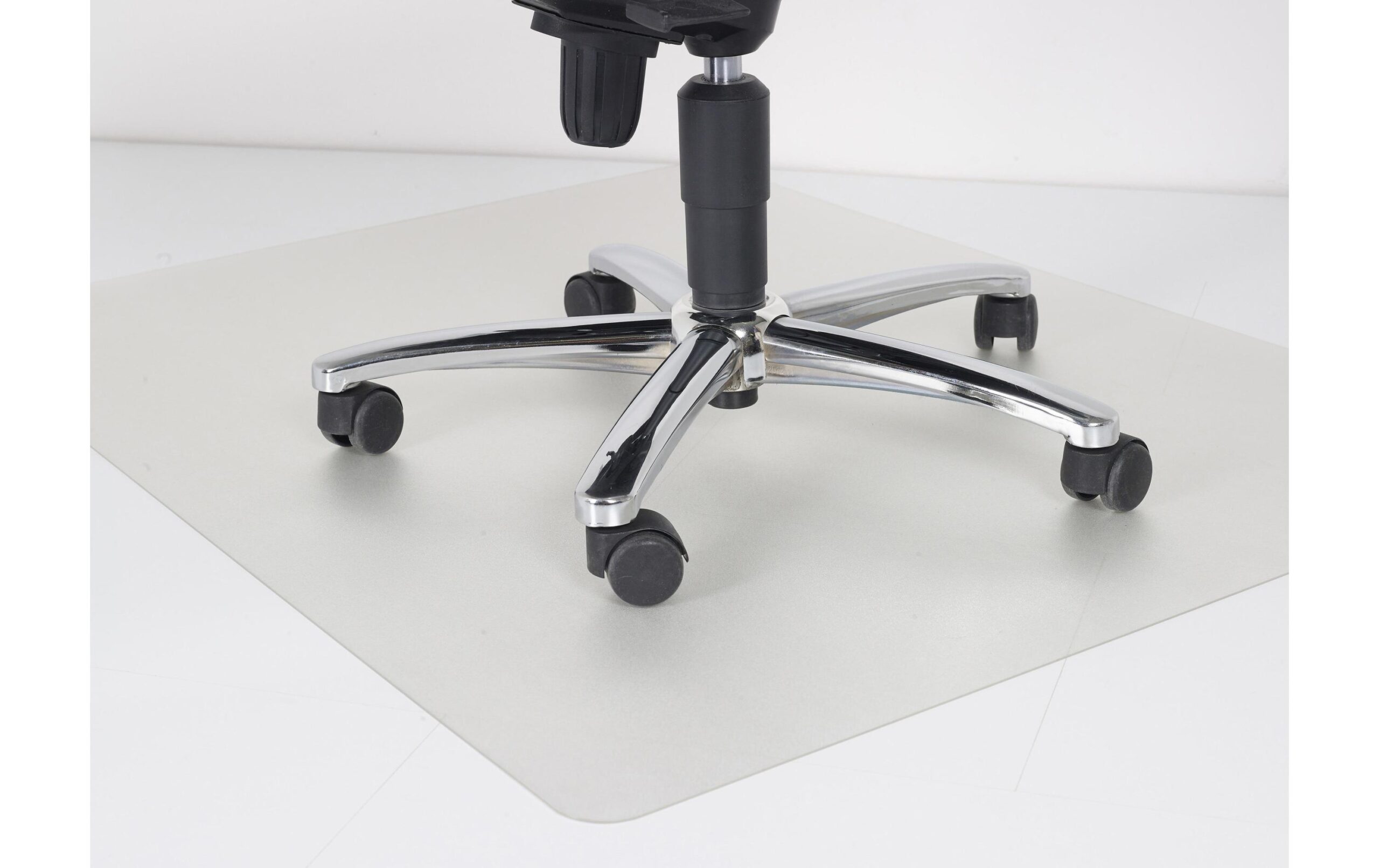 390051 - Mediatech Siltex Ecopro Bodenschutzmatten für Hartböden 70 x 120 cm, Polycarbonat kaufen | Mediatech.ch