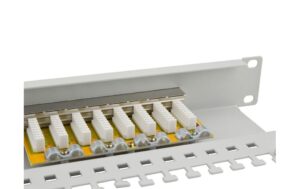 59183_4 - Mediatech equip 19 Patchpanel: 16 Port, 1HE, grau Cat.5e, zu 19 Serverschrank
