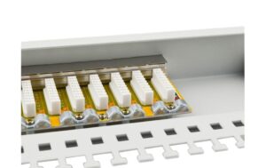 59183_5 - Mediatech equip 19 Patchpanel: 16 Port, 1HE, grau Cat.5e, zu 19 Serverschrank