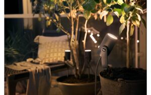 747675_5 - Mediatech Philips Hue Gartenspot Lily Basis Kit 8W, 700 lm, RGBW, 2200-6500 K