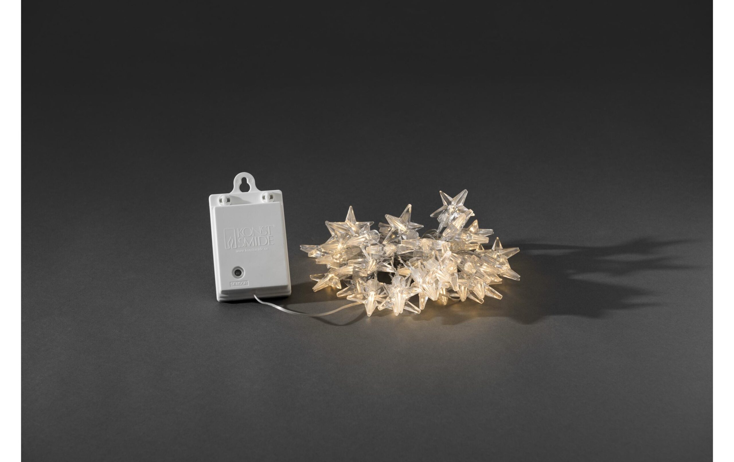 757353 - Mediatech Konstsmide LED Lichterkette mit Sternen 80 LED, Bat: 4x AA m Timer 6/9 kaufen Schweiz | Mediatech.ch