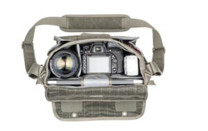 Think Tank Retrospec 7 V2.0 - Pinestone Schultertasche