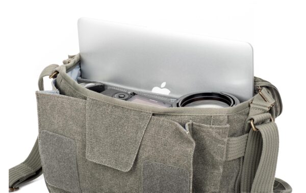 Think Tank Retrospec 7 V2.0 - Pinestone Schultertasche